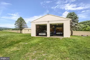 95 Pawnee Ln, Halifax, PA 17032 - Photo 2