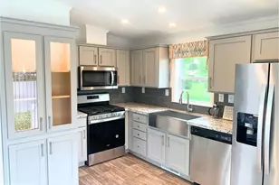92 Florence Dr, Elizabethtown, PA 17022 - Photo 2