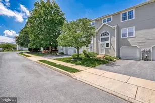 6239 Spring Knoll Dr, Harrisburg, PA 17111 - Photo 2