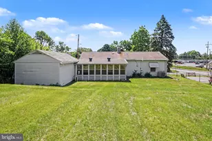 1024 Buttonwood Dr, Harrisburg, PA 17109 - Photo 4