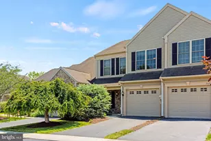 2080 Deer Run Dr, Hummelstown, PA 17036 - Photo 2