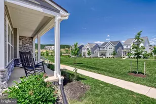 2418 Hawthorne Dr, Harrisburg, PA 17110 - Photo 6
