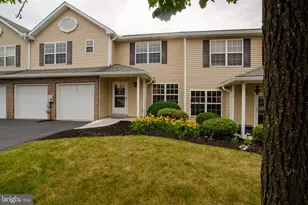 107 Peregrine Ln, Hummelstown, PA 17036 - Photo 2