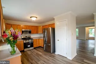 107 Peregrine Ln, Hummelstown, PA 17036 - Photo 8