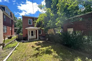 2020 Holly St, Harrisburg, PA 17104 - Photo 10