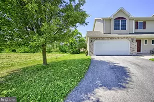 48 Dustin Dr, Halifax, PA 17032 - Photo 2