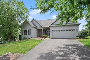 4736 Chatham Way, Harrisburg, PA 17110 - Photo 2