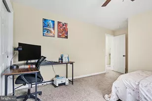 725 Lindenwood Ln, Harrisburg, PA 17113 - Photo 16