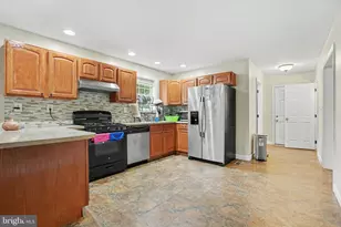 725 Lindenwood Ln, Harrisburg, PA 17113 - Photo 10