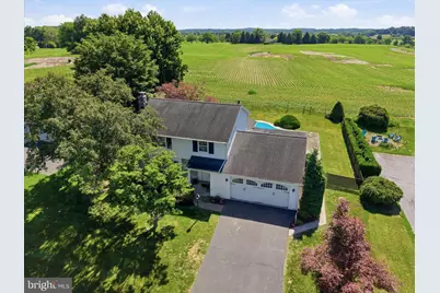 387 Yorktowne Road, Hershey, PA 17033 - Photo 2