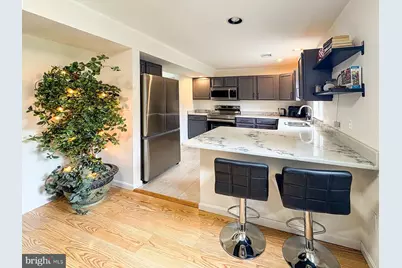 320 Woodland View Court, Harrisburg, PA 17110 - Photo 2