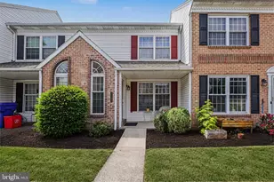 2162 St Clair Ct, Harrisburg, PA 17110 - Photo 2