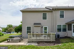 512 Northstar Dr, Harrisburg, PA 17112 - Photo 2