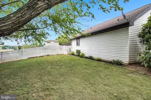 1098 Hillview Ln, Hershey, PA 17033 - Photo 38