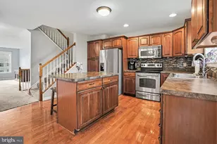 156 Mapleton Blvd, Harrisburg, PA 17112 - Photo 2