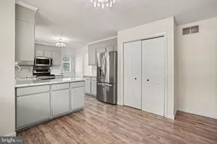 469 Hoffman Dr, Harrisburg, PA 17111 - Photo 6