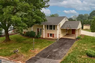 1132 Cornell Dr, Hummelstown, PA 17036 - Photo 2