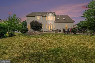 7329 Cobble Stone Dr, Harrisburg, PA 17112 - Photo 2