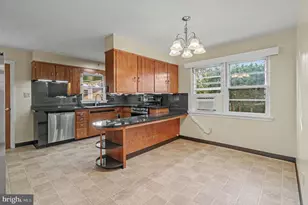 442 W Caracas Ave, Hershey, PA 17033 - Photo 6