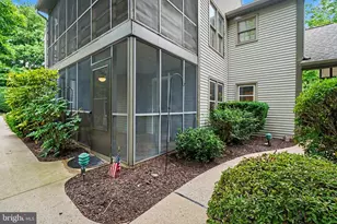 515 Roslaire Dr, Hummelstown, PA 17036 - Photo 2