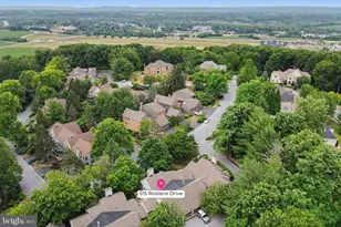 515 Roslaire Dr, Hummelstown, PA 17036 - Photo 2