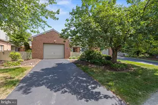 89 Cambridge Dr, Hershey, PA 17033 - Photo 2