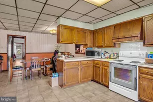 404 Julian St, Williamstown, PA 17098 - Photo 14