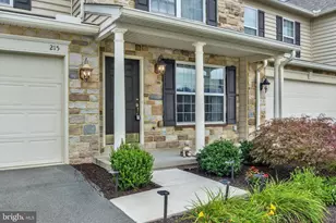 215 Brookridge Ct, Harrisburg, PA 17112 - Photo 2