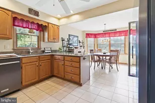1771 Lamplight Cir, Middletown, PA 17057 - Photo 14