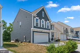 1722 Bradley Dr, Harrisburg, PA 17110 - Photo 2
