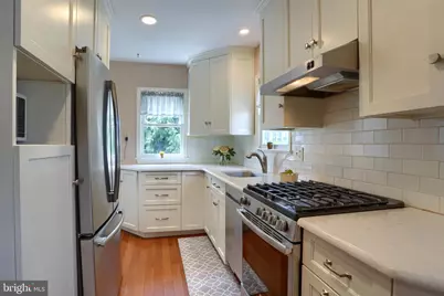 221 S 30th Street, Harrisburg, PA 17103 - Photo 6