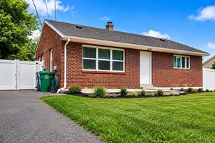 29 Carolyn St, Harrisburg, PA 17112 - Photo 1