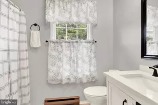 2009 Deer Path Rd, Harrisburg, PA 17110 - Photo 20