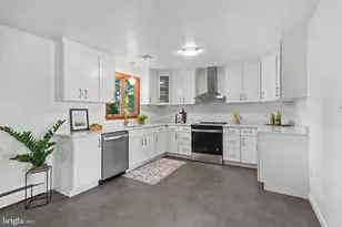 222 Robin Rd, Hershey, PA 17033 - Photo 8