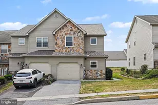 136 Kristy Ln, Harrisburg, PA 17111 - Photo 2