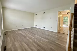 556 Downington Ct, Harrisburg, PA 17112 - Photo 2