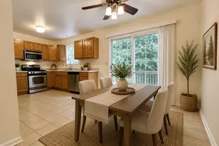 556 Downington Ct, Harrisburg, PA 17112 - Photo 6
