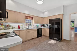 122 Almond Dr, Hershey, PA 17033 - Photo 16