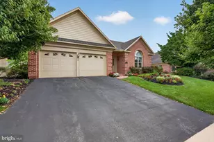 122 Almond Dr, Hershey, PA 17033 - Photo 4