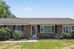 302 Robin Rd, Hershey, PA 17033 - Photo 1