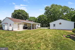 302 Robin Rd, Hershey, PA 17033 - Photo 18