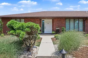 3813 N Sarayo Circle, Harrisburg, PA 17110 - Photo 2