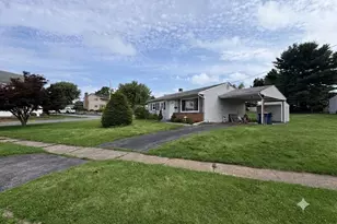 100 Nissley Dr, Middletown, PA 17057 - Photo 2