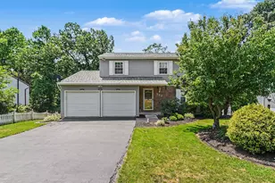 992 Martin Ln, Harrisburg, PA 17111 - Photo 2