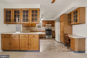 4001 Locust Ln, Harrisburg, PA 17109 - Photo 4
