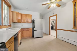 118 Fishburn St, Harrisburg, PA 17109 - Photo 2