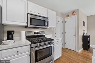 212 Fox Grove Pl, Hummelstown, PA 17036 - Photo 10