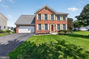 212 Fox Grove Pl, Hummelstown, PA 17036 - Photo 2