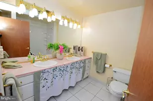 1406 Regency Cir, Harrisburg, PA 17110 - Photo 20