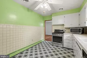 210 Greenwood Ct, Harrisburg, PA 17109 - Photo 6